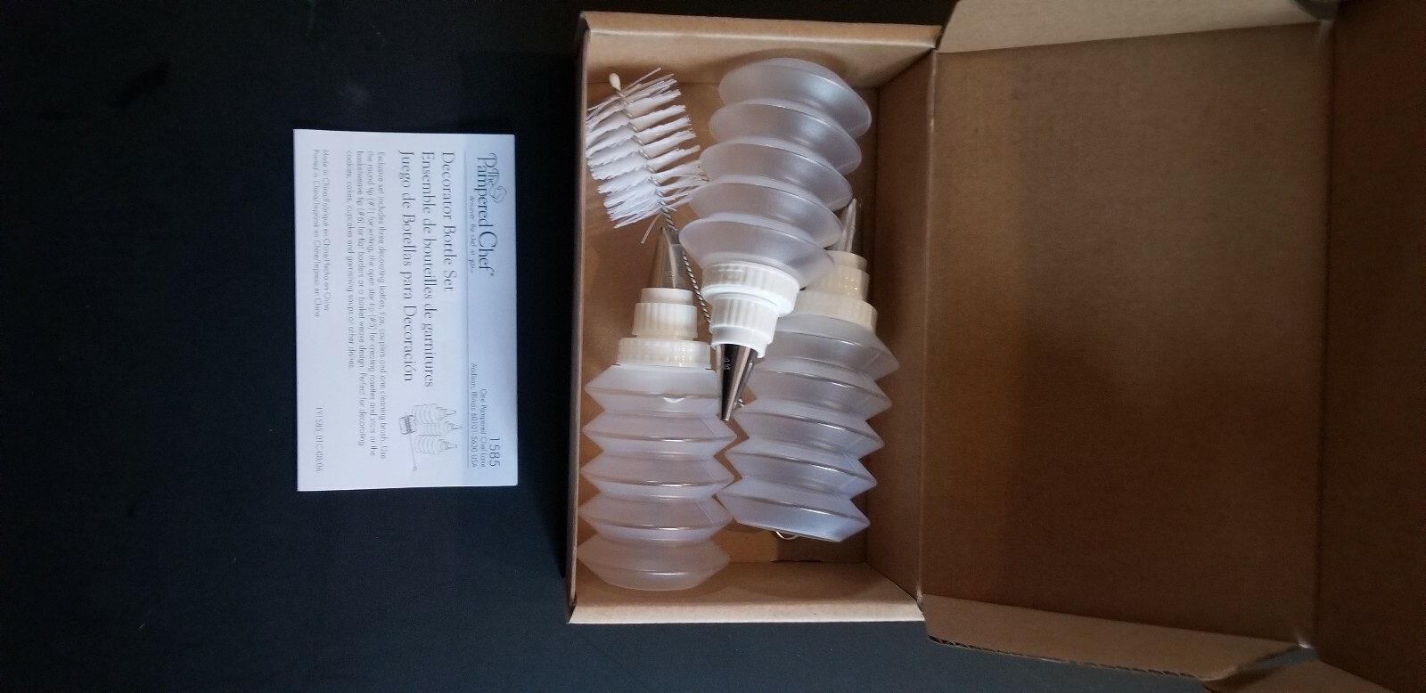 PAMPERED CHEF DECORATOR BOTTLE SET 1585 New in Box Complete 4 Icing