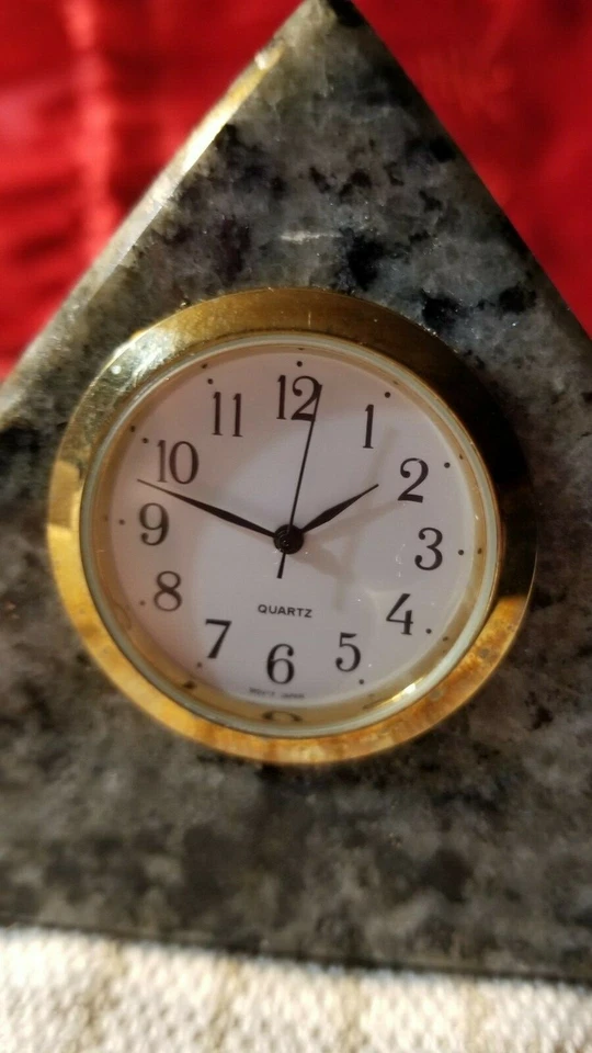 Granite Desk Clock 4.5" x 3" x 1" - runs , keeps time, new battery - Image 2 of 4
