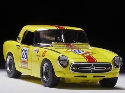 EBBRO 43934 1:43 SCALE HONDA S800 RACING 1967 SUZUKA 1000KM DIE