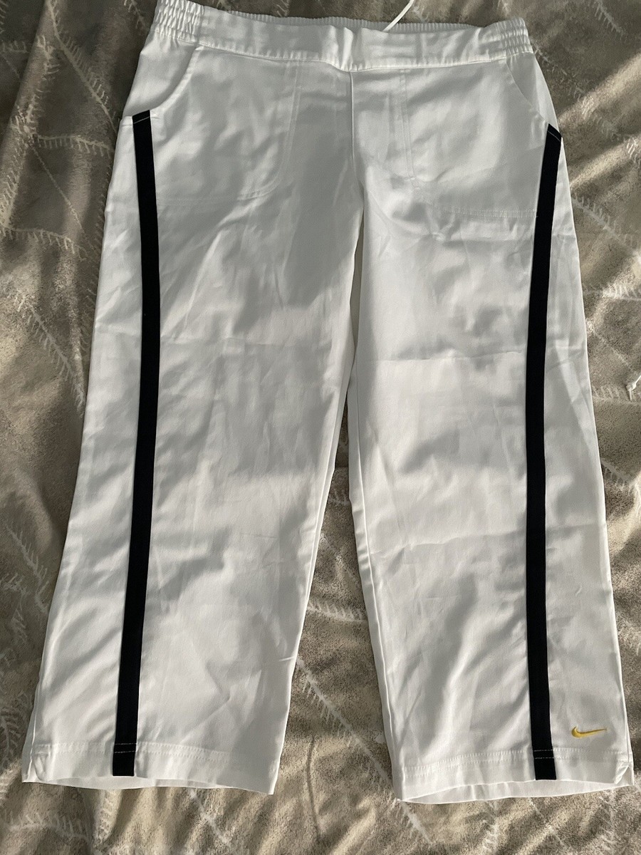 white nike capri pants