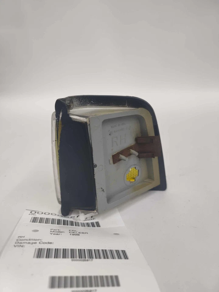 Chevrolet Celebrity 1989 conjunto de luces antiniebla/marca/estacionamiento/giro derecha 16506602 Foto 4 de 4