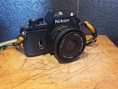 Appareil photo argentique Nikon F Eye Level noir 35 mm 50 Appareil photo argentique Nikon F Eye Level noir 35 mm 50