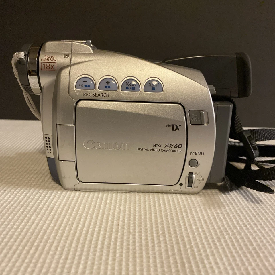 Canon ZR60 W/ Battery MiniDV Digital Video Camcorder Silver - Image 2 of 4