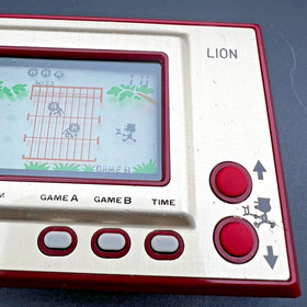Vintage 1981 Nintendo Game & Watch Lion LN-08 Gold Series Tested Working [MINT]