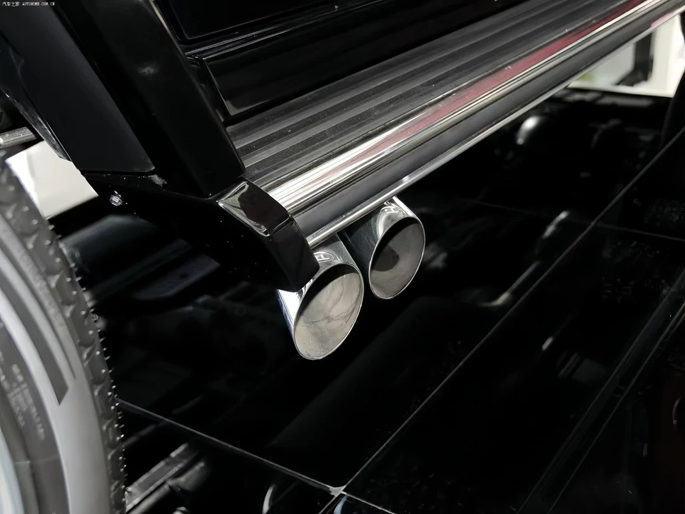 Puntas de tubo silenciador de escape de coche para Mercedes Benz W464 G500 G550 G63 Clase G 16-23 Foto 3 de 4