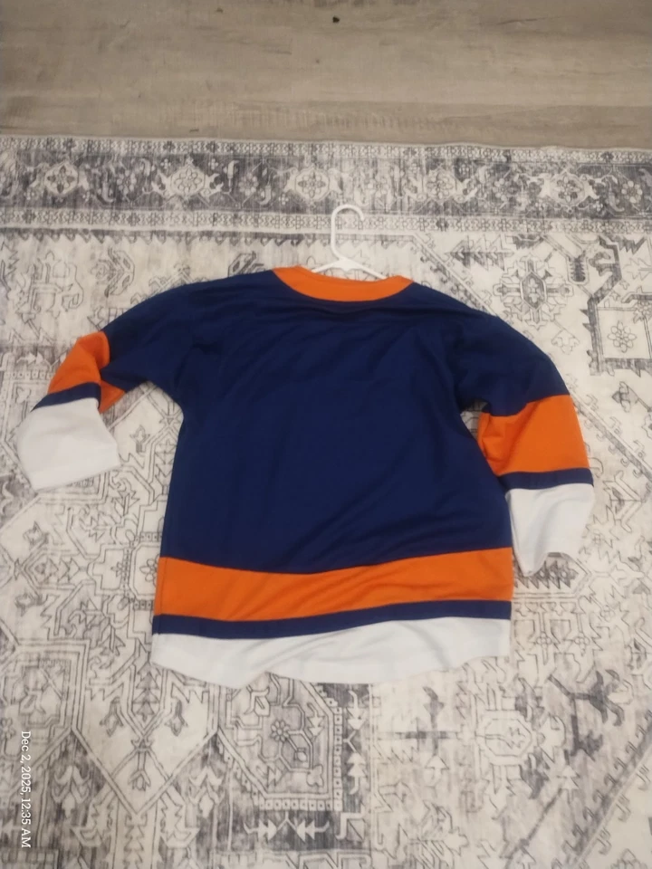 Fanatics  New York Islanders Hockey Home Jersey Brand Size Youth L/Xl - Image 4 of 4