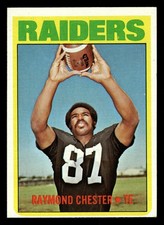 1972 Topps Raymond Chester #143 - Oakland Raiders - EX