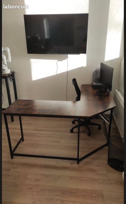 Manque de place ? Le bureau d'angle VASAGLE parfait etat regle votre tele-travail