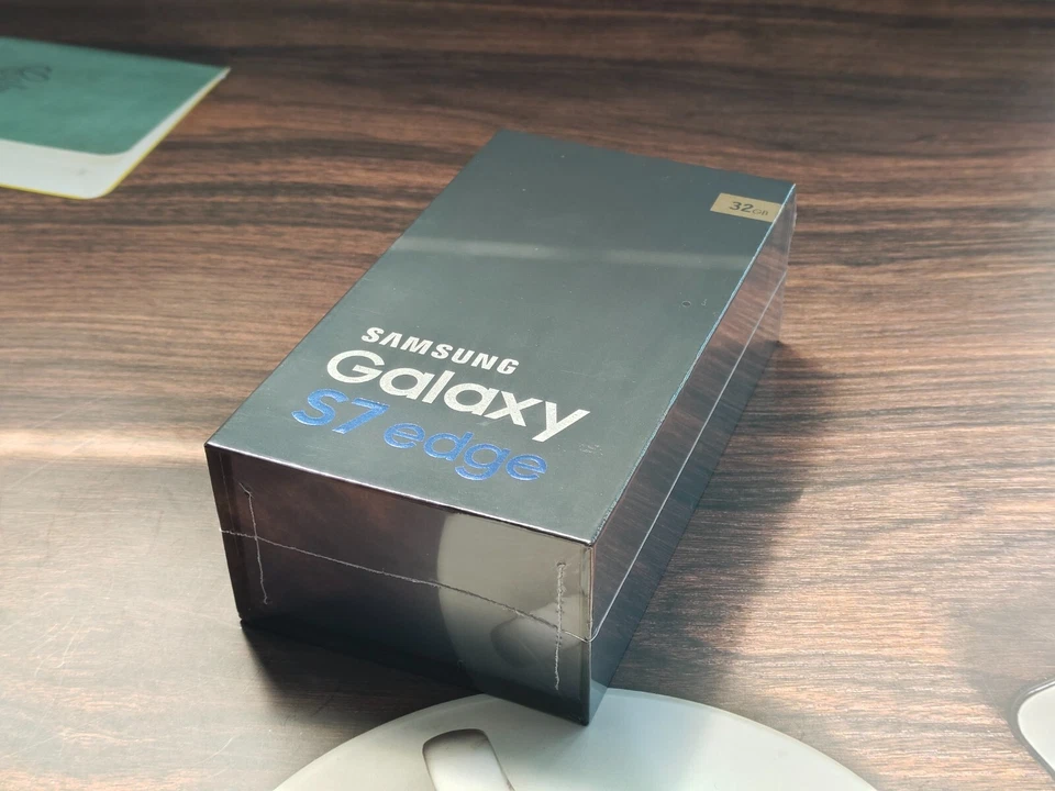 New&Sealed Samsung Galaxy S7 Edge(SM-G935F) 32GB UNLOCKED Andriod Smartphone - Image 2 of 4