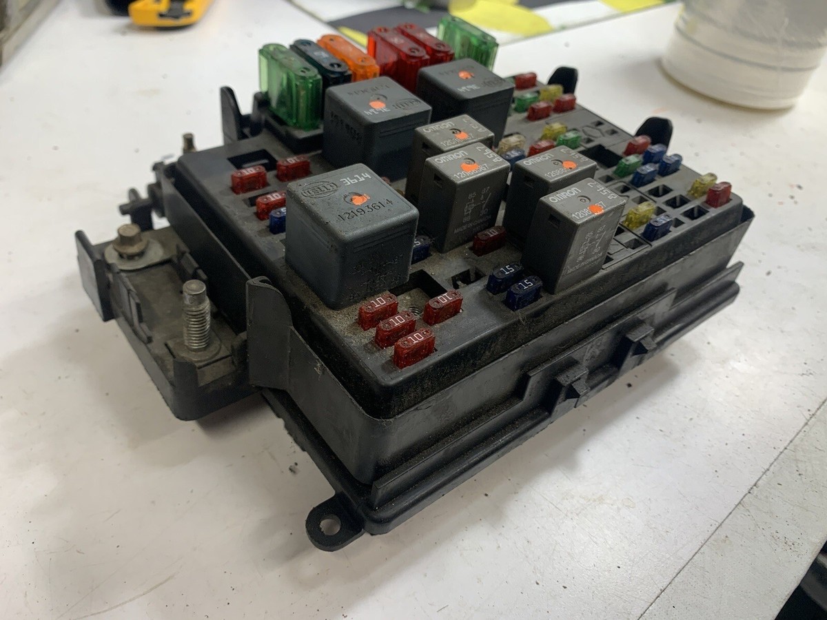 ChGuiraud1996 .1998.2002 3本セット 2000-2002 Chevy Silverado 1500 Engine Fuse Box 5.3L Vortec