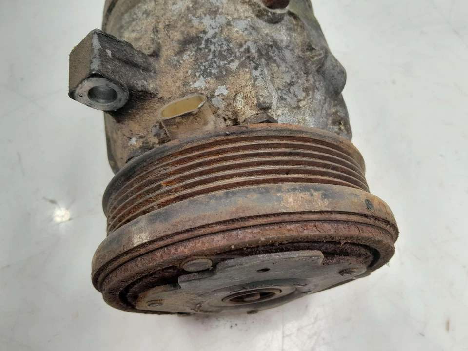 1997 - 2005 Buick Park Avenue AC Compressor Assembly OEM 89018898 - Image 4 of 4