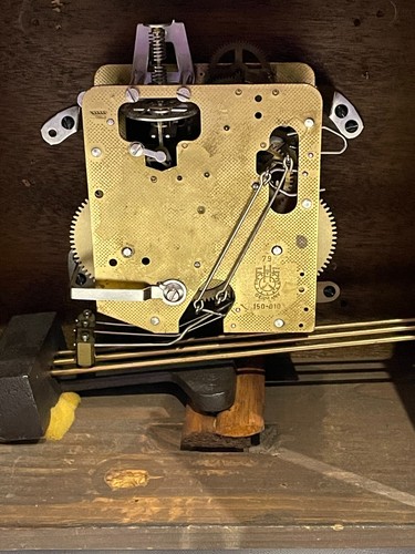 Orologio vintage Art Decò carillon tedesco in legno con chiave - Foto 8 di 9