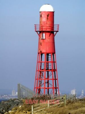 PHOTO  PAULL'S RED LIGHTHOUSE HIGH BUILDING STRUCTURES IN HULL CAN BE SEEN IN TH