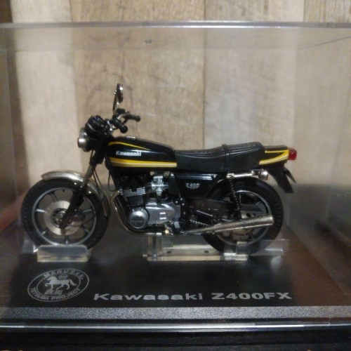 Kawasaki Z400FX Iron Horse 1/18 - Picture 3 of 12