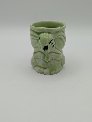 Vintage Royal Art Pottery grün glasierter Hase Eierbecher Keramik