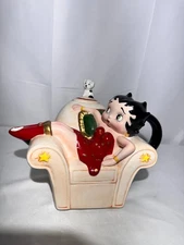Betty Boop Teapot – Vandor 1995 – Betty Lounging in Chair with Pudgy Vintage