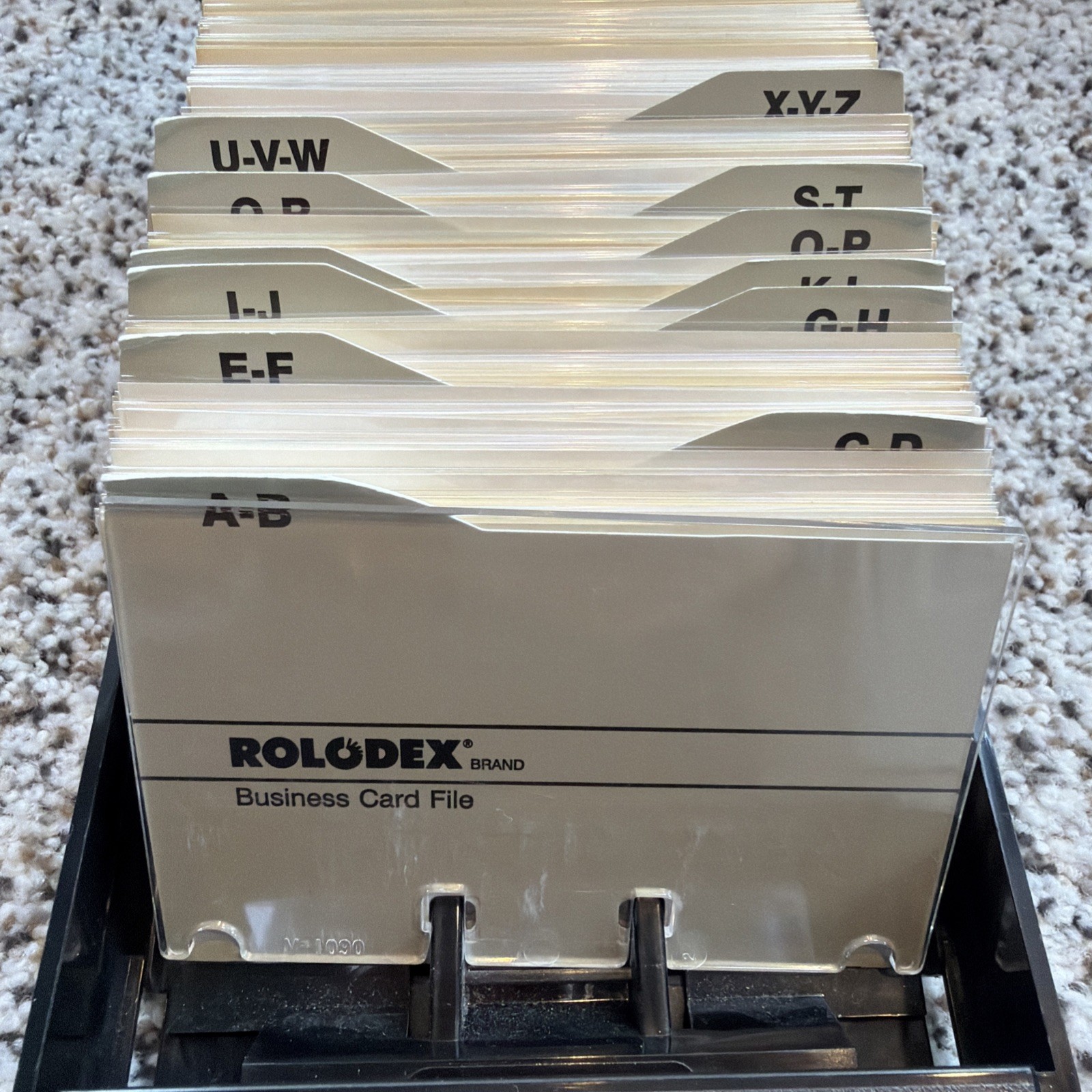 Original Rolodex Rolodex VIP24C 3x5 Index Card File Box with A-Z Tabs and Cards