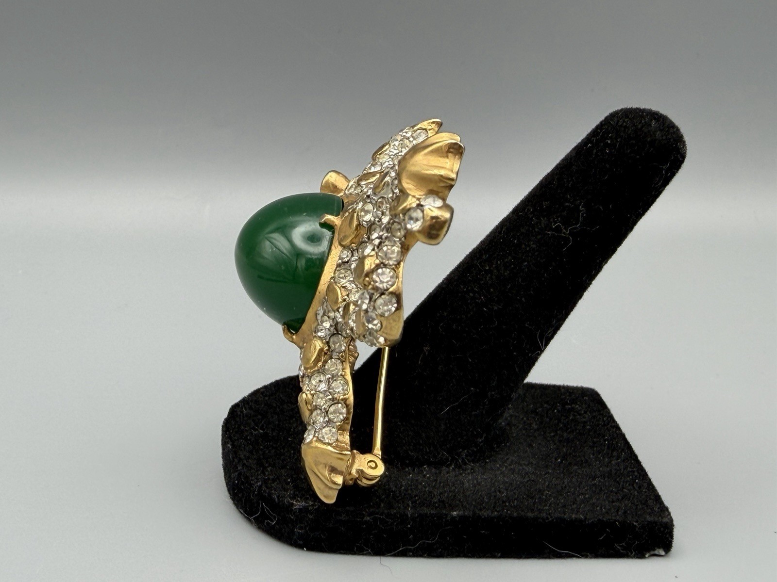 KJL Kenneth Jay Lane Cat Brooch Green Cabochon Rh… - image 2