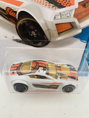 ゆ*ー様 herill HERILL Suvincotton twist Car Hot Wheels City Tunnel Twist Car Wash & Color Shifters Vehicle in