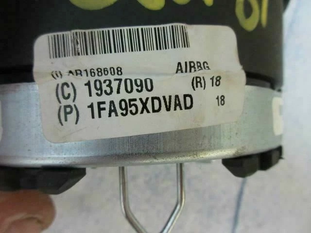 VOLKSWAGEN ROUTAN 2009-2010 OEM DRIVER Airbag STEERING DRIVER LEFT WITH 2 PLUGS - Image 4 of 4