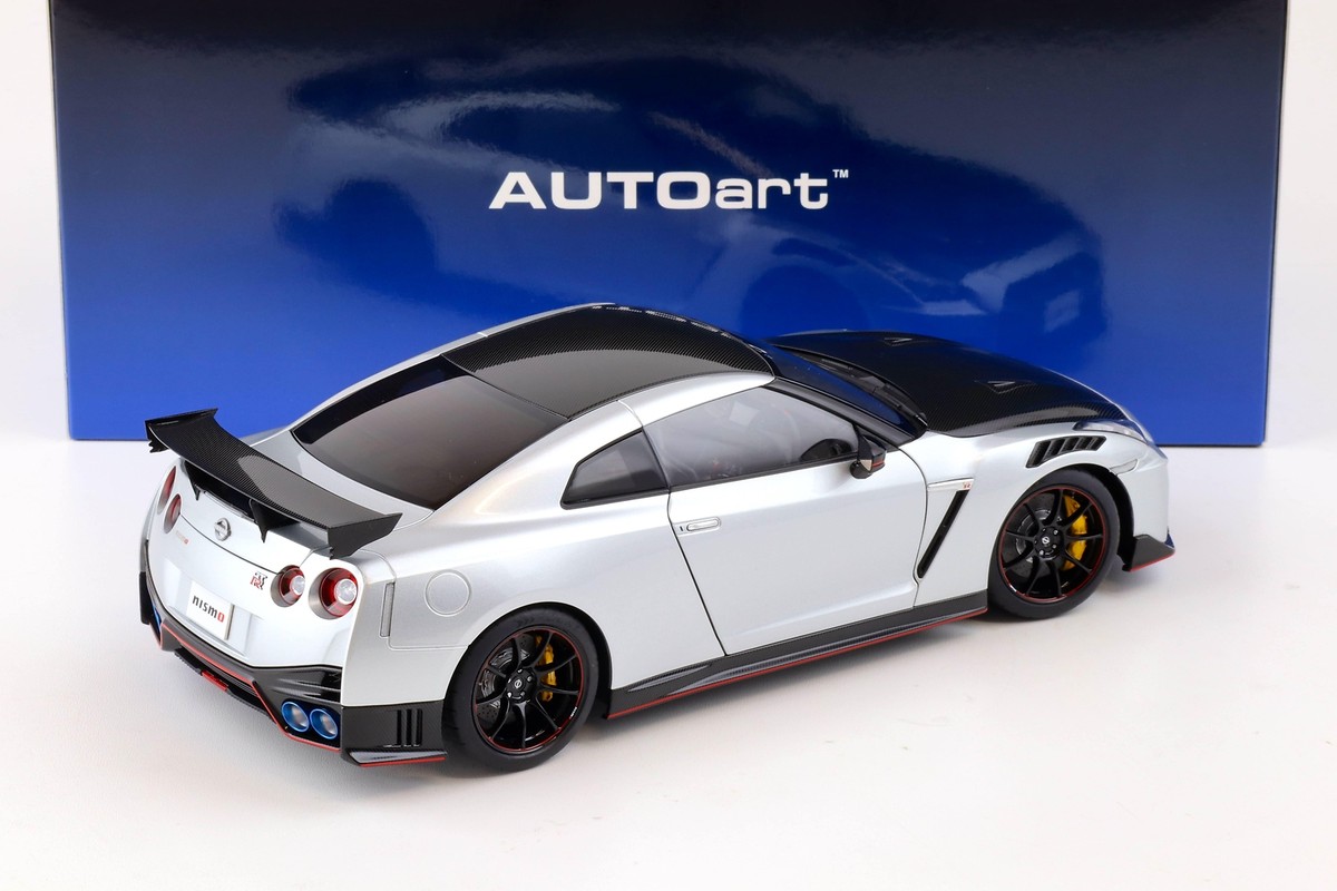 美品 Autoart GT-R R35 1/18 シルバー 1/18 AUTOart 2022 Nissan GT-R (R35) Nismo Special Edition