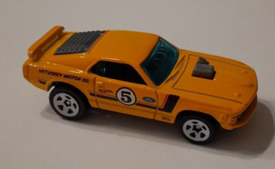 HOT WHEELS `70 FORD MUSTANG MACH 1 AUS 5-PACK RETRO RACERS HTV50