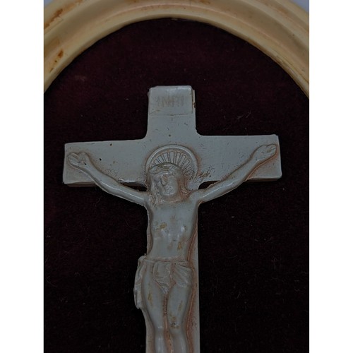 Small INRI Plastic Crucifix on Velvet in Metal Frame - Picture 4 of 5