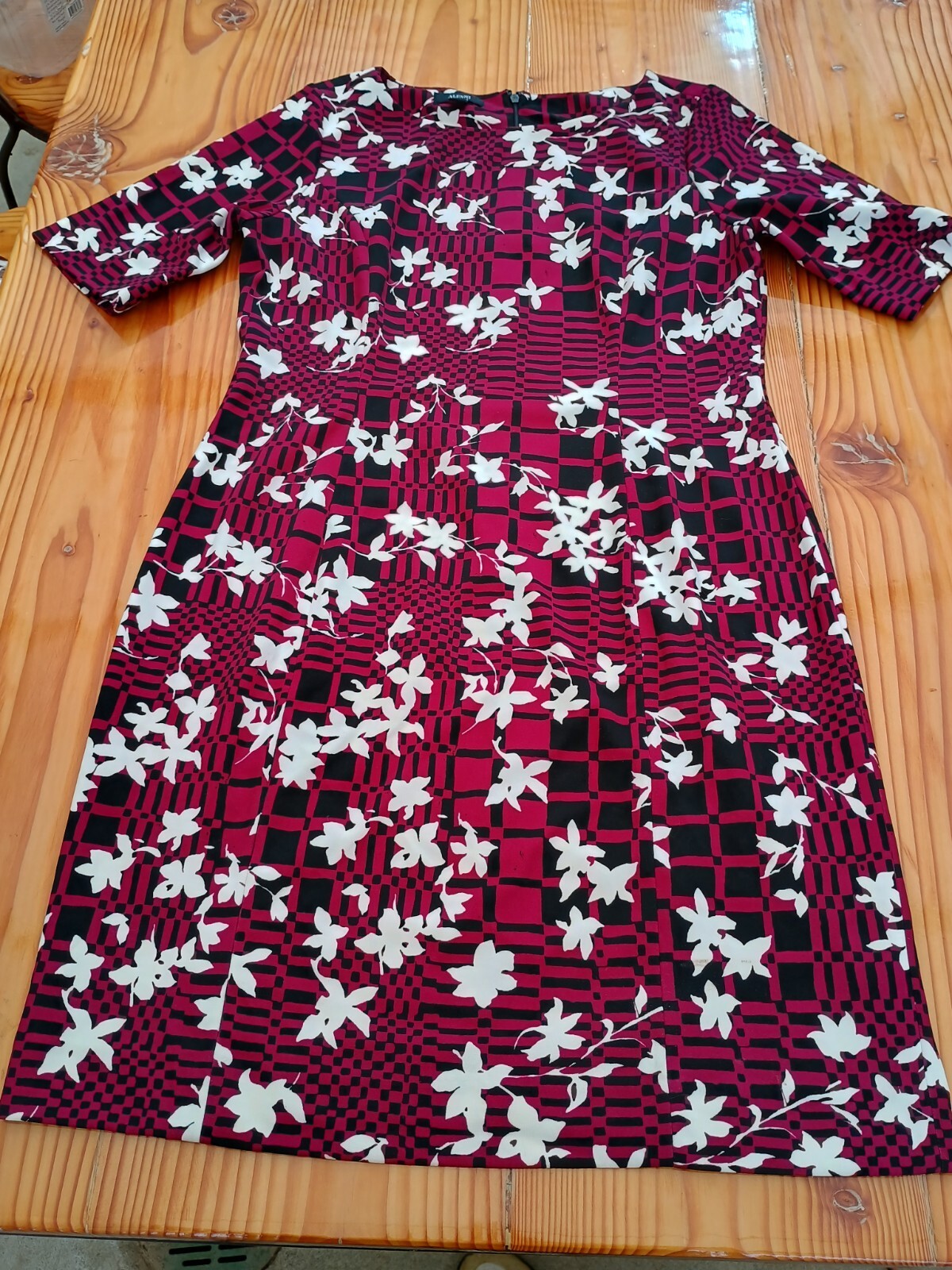 Womens Alfani red white black floral dress sz 8