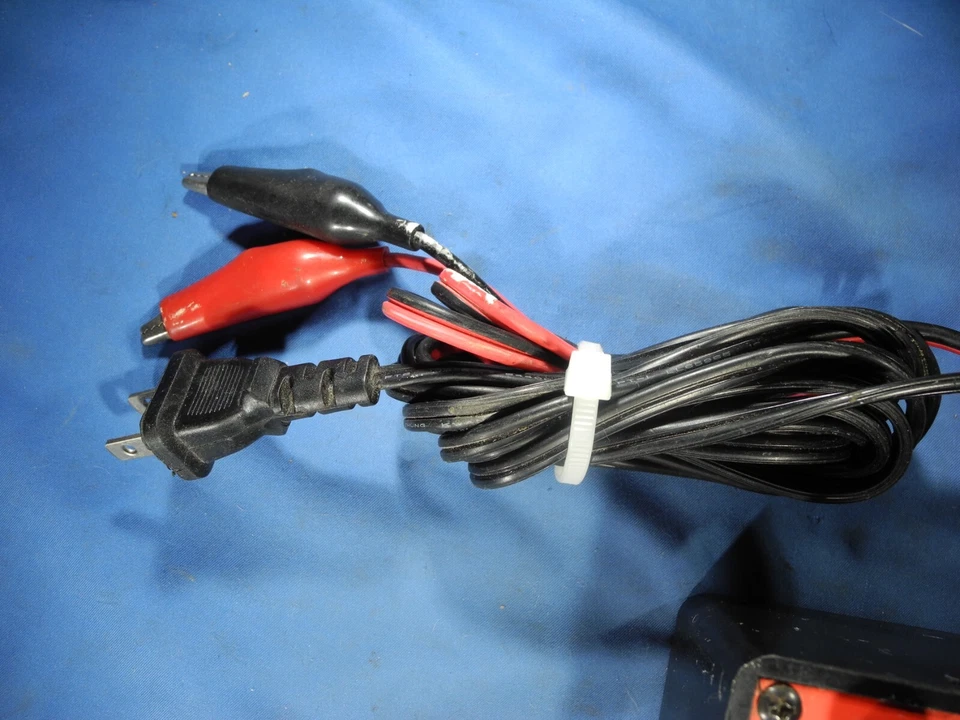 Dynamite Mega 2 AC/DC Quick Charger Ni-Cd Batteries  Fast Charge 12v 110v - Image 3 of 4