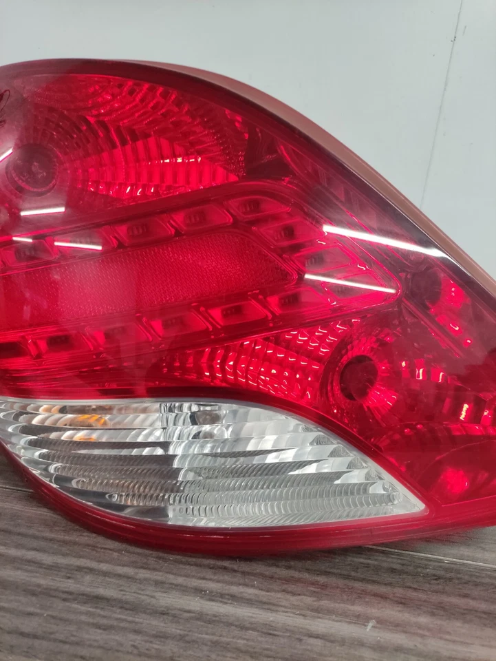 PEUGEOT 207 2010 REAR PASSENGER SIDE LIGHT 9686566080 - image 3 of 4