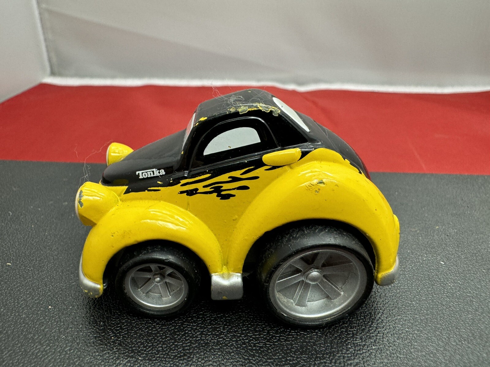 2003 Maisto Tonka Hasbro Black and Yellow Die-Cast Car Collectible