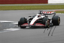 Kevin Magnussen "Haas 2023" autograph signed 20x30 cm picture