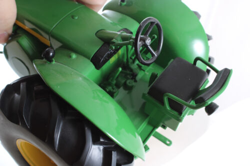 John Deere Official Show Toy Expo XIV 2004 Model 830 Rice Special Ertl Tractor - Picture 9 of 17