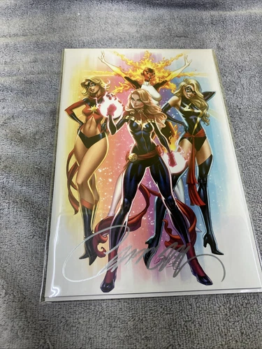 Marvel Captain Marvel #1 F Signed J Scott Campbell Low  Virgin Variant