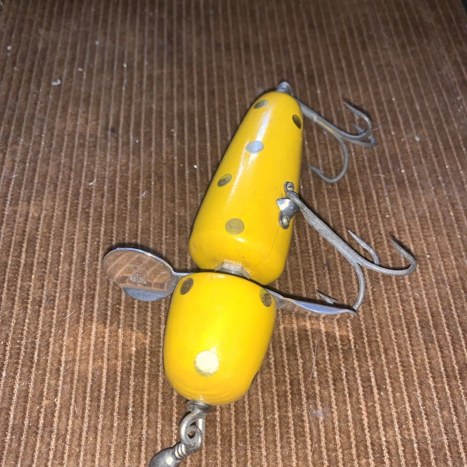 Cebo globo Pflueger, 3 5/8", amarillo con manchas de oro, #3796, C. 1932-52 Foto 2 de 4