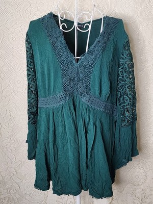 Torrid Babydoll Green Top crinkle Gauze Lace Detail Women Blouse Size 1 V-Neck