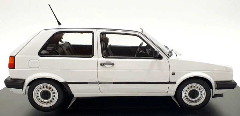 Norev escala 1/18 Diecast 188561 - VW Golf CL 1988 - Blanco LE 1000 piezas Foto 4 de 4