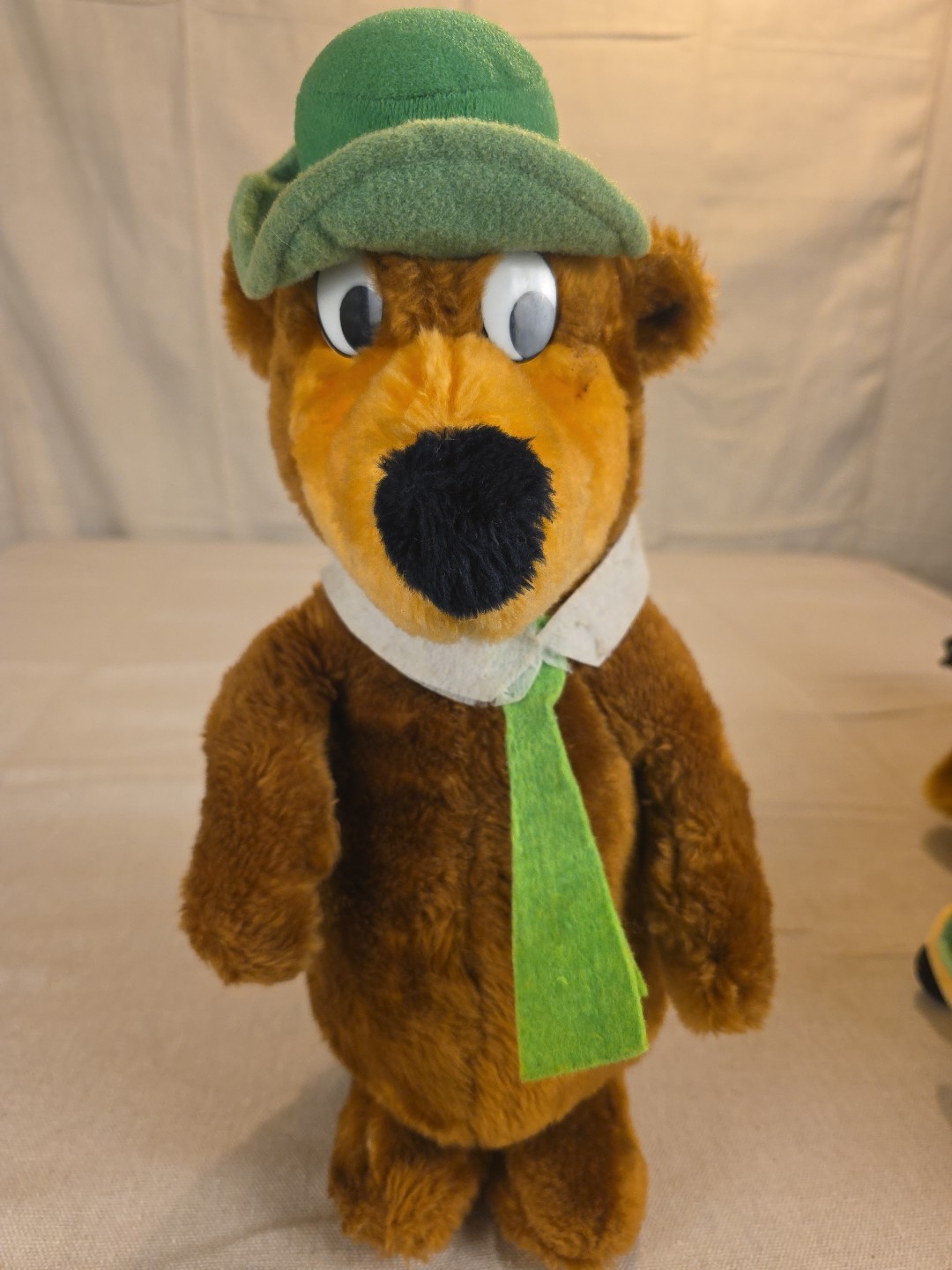 Vtg Yogi Bear Hanna Barbera Stuffed Animal Plush 15" 1980 Mighty Star TV Toy