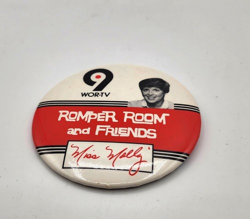 Channel 9 WOR-TV Miss Molly's  Romper Room And Friends Pin Botton 3" Round