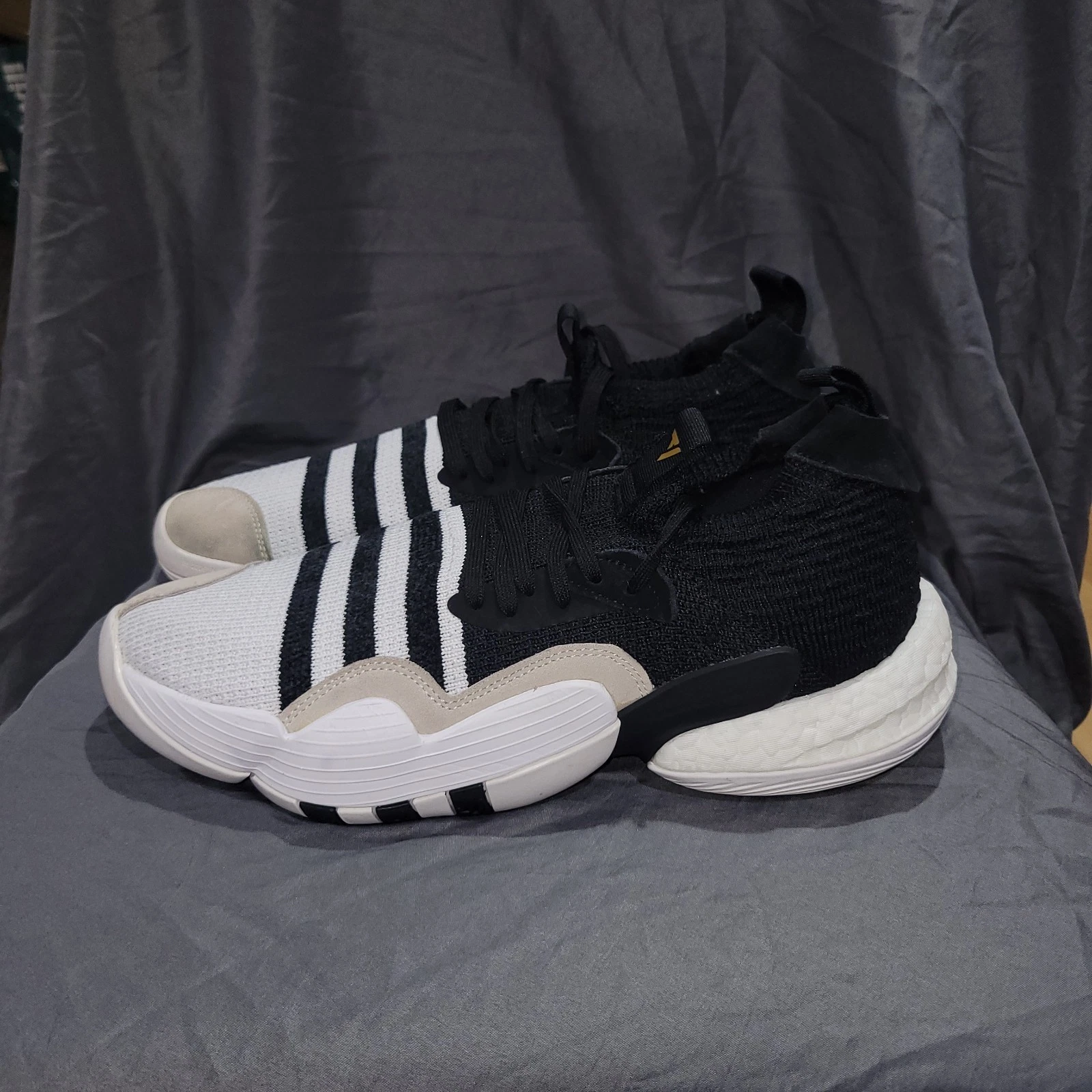 Adidas Trae Young 2 Men's Sz 11 Basketball Shoes White Black Sneakers