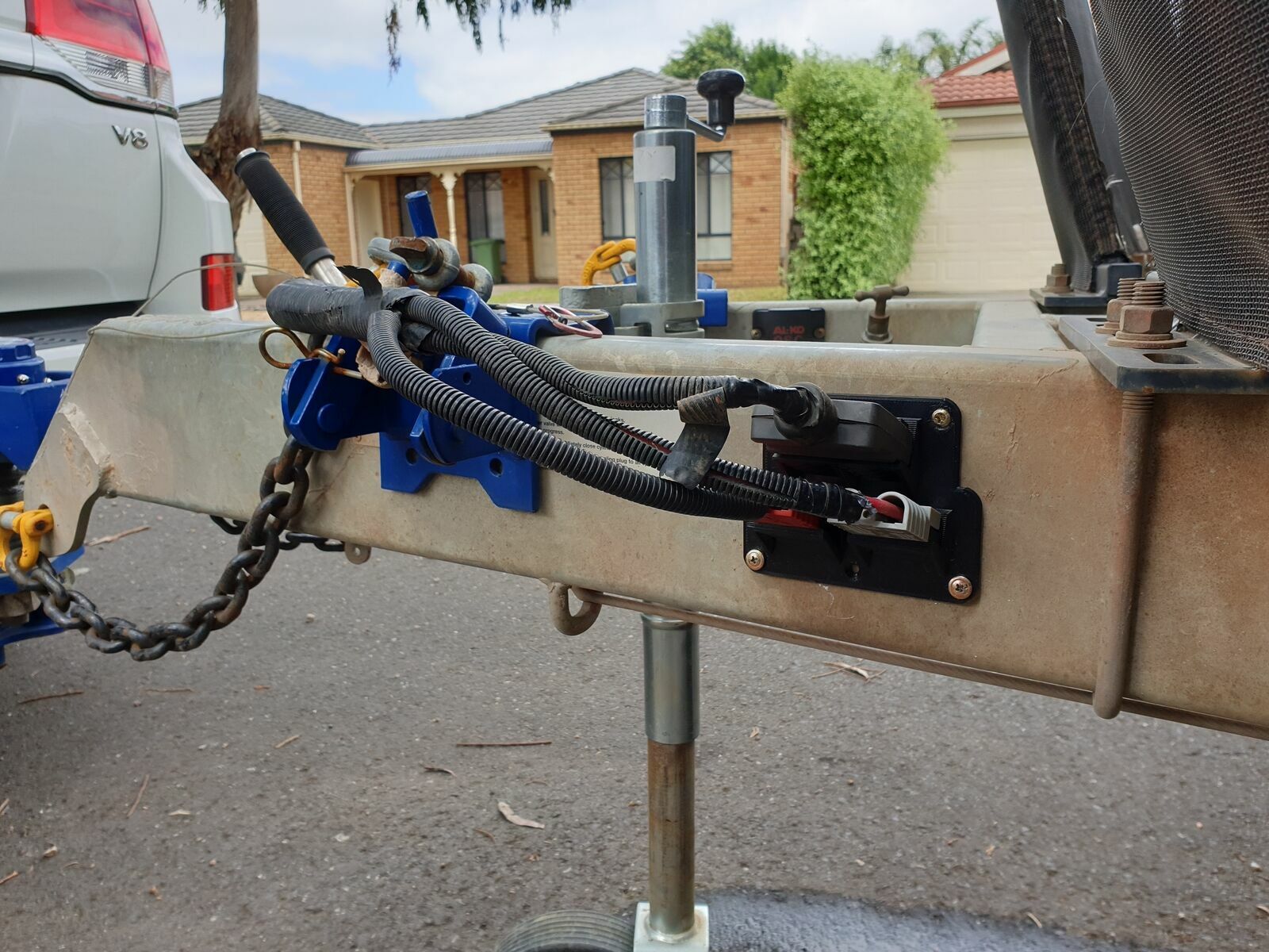 Caravan 12 pin and Dual / twin Anderson Style plug trailer plug holder