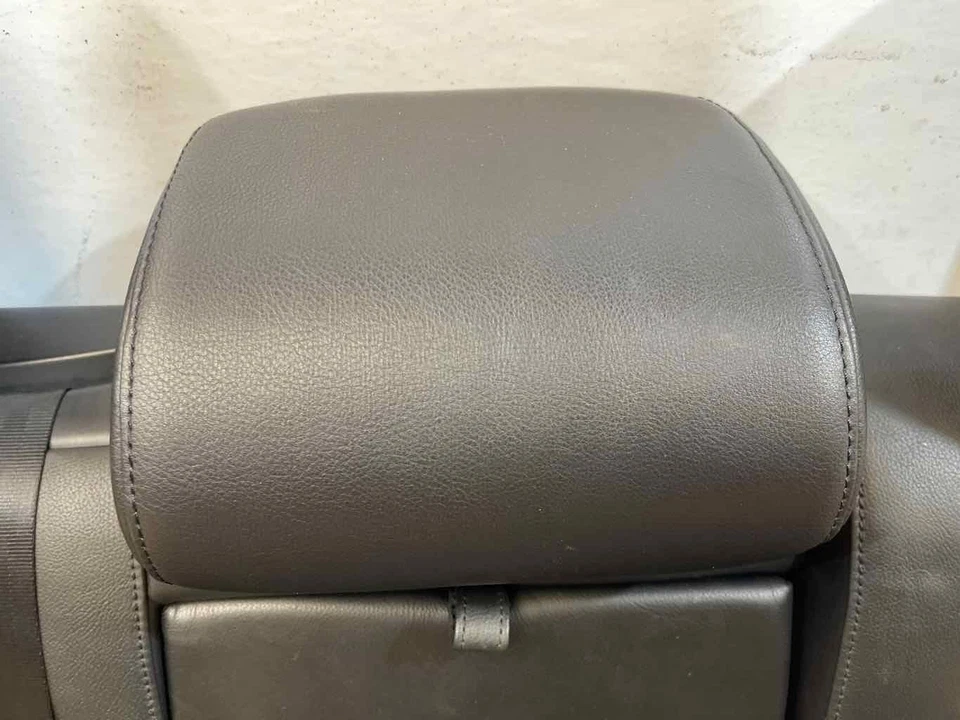 Se adapta a 10-14 VOLKSWAGEN GOLF GTI asiento trasero superior e inferior de 2 puertas cuero negro OEM Foto 3 de 4
