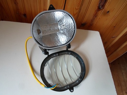 Faithfull 110 Volt Halogen Floodlight Head Only For Site Lighting 500Watt Bulb - Picture 6 of 12