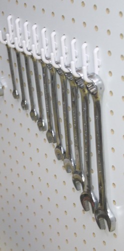 Plastic Black J & L Style Pegboard Hooks Kit - 250 Pack PEGBOARD NOT INCLUDED - Picture 7 of 13