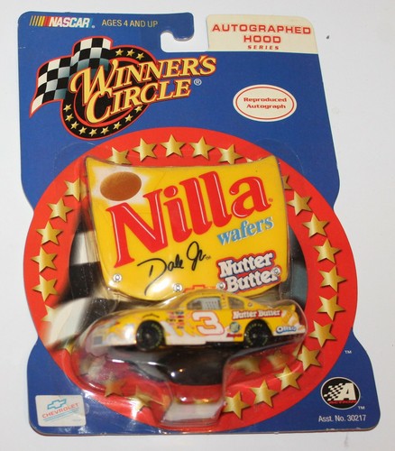 5-Dale Earnhardt Jr. 1:64 Diecast Racecars - Nilla Wafers, Oreo, Looney Tunes - Bild 4 von 7