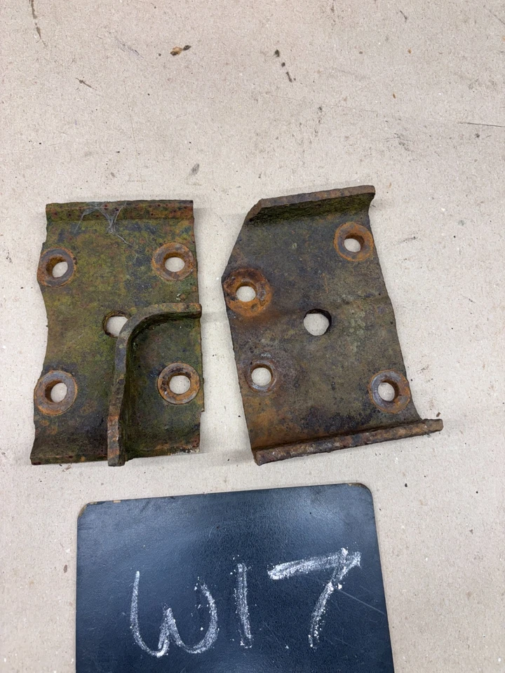 1981 86 87 DODGE D350 D250 W350 W300 FRONT 4WD LEAF SPRING MOUNT PLATES DANA 60 - Image 2 of 4