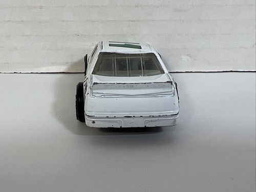 VINTAGE 1990 MATCHBOX AUTO #11 CHEVROLET LUMINA squadra bianca Goodyear Eagle - Foto 5 di 9