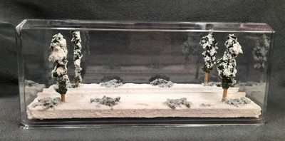 S SCALE  13'' SINGLE TRACK  DISPLAY CASE- ''WINTER SCENE''-FOR  ANY S TRAINS