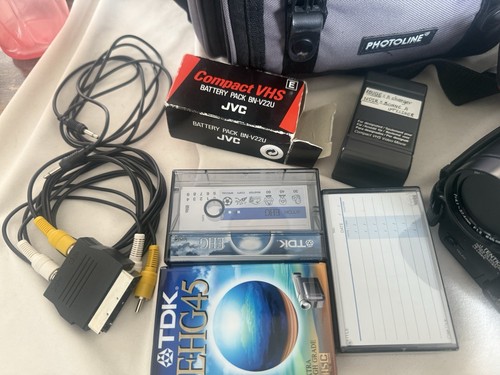 Caméscope Compact VHS JVC GR-AX69S - Photo 4/11