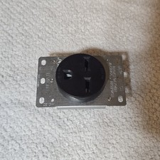 Leviton 5372-S00 30A 250V NEMA 6-30R Industrial Flush Mount Receptacle Outlet